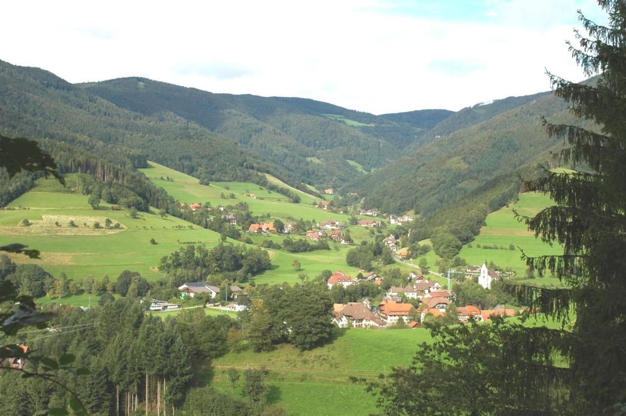 Pension Schlossbergblick Simonswald Exterior foto